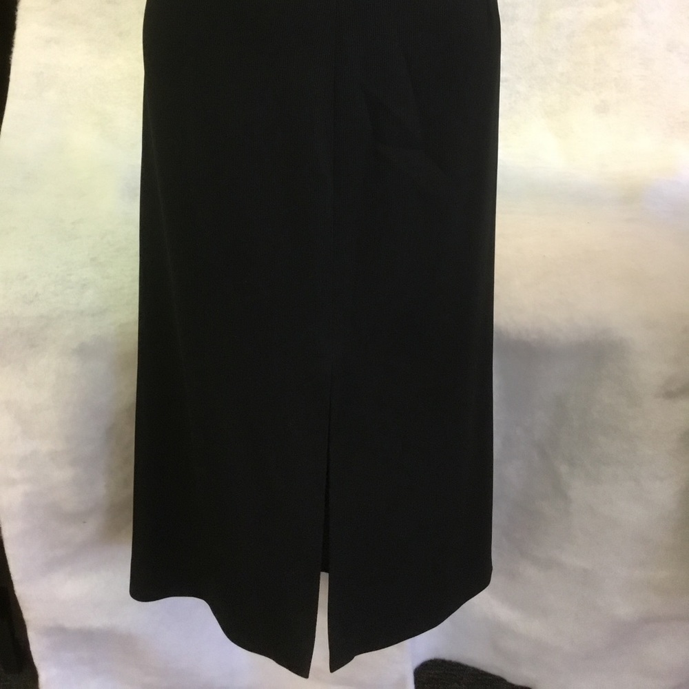 Slim Black Skirt